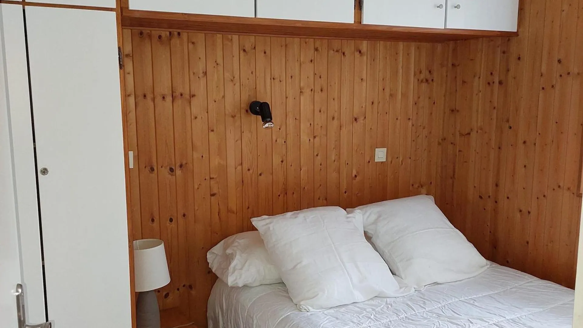 Appartement Calme Avec Balcon A Chamonix, Parking Et Wifi Inclus - Fr-1-517-70 0*, Chamonix France
