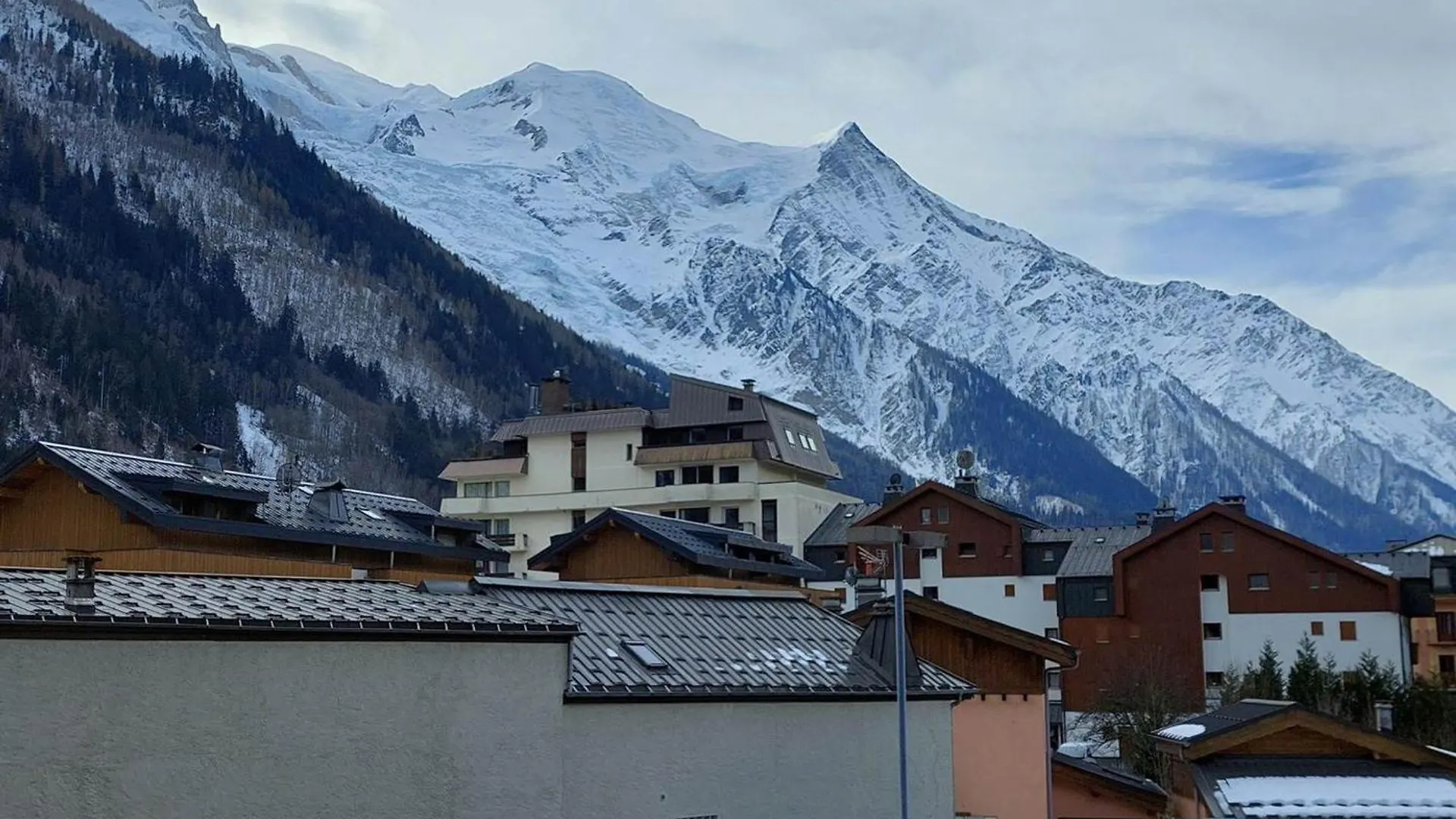 Appartement Calme Avec Balcon A Chamonix, Parking Et Wifi Inclus - Fr-1-517-70 Apartment Chamonix